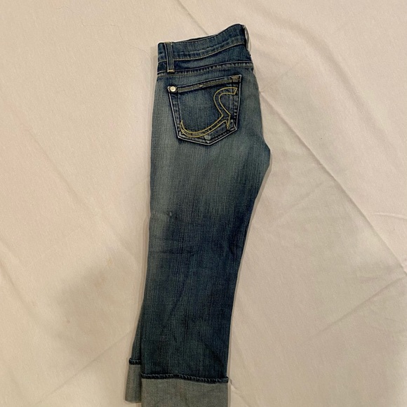 Rock & Republic ‘CHRISSY Chraw’ crop jeans / capris; “Cut #: 3105” - Picture 2 of 10